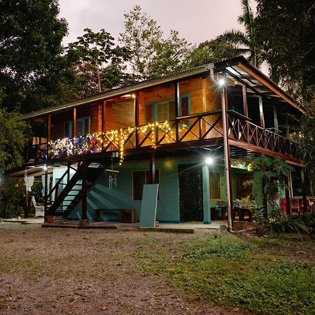 Hotel Casa Aldirica Cahuita Exterior foto